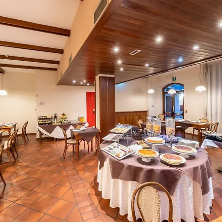 Hotel Vecchio Casello 4*